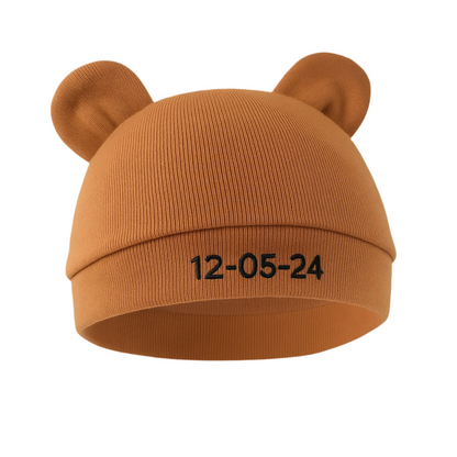Geboorte muts met oortjes (gepersonaliseerd)